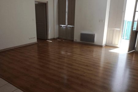 Vue n°2 Appartement 2 pièces T2 F2 à louer - Roquemaure (30150)