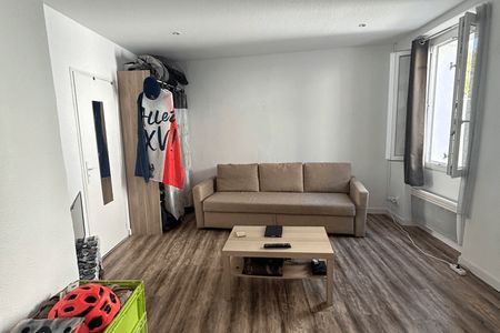 appartement-meuble 1 pièce à louer TOULON 83000