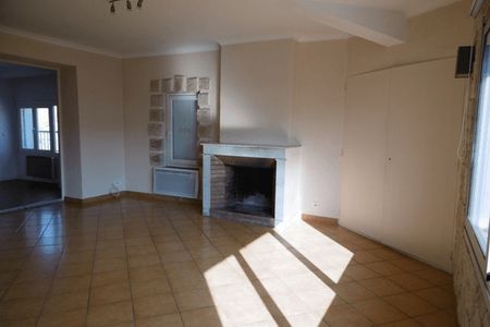 Vue n°3 Appartement 4 pièces T4 F4 à louer - Colombiers (34440)