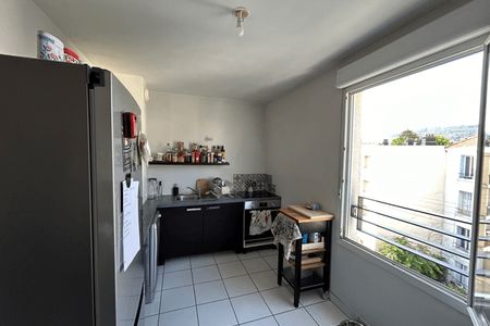 Vue n°3 Appartement 3 pièces T3 F3 à louer - Clermont Ferrand (63000)