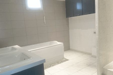 Vue n°2 Appartement 4 pièces T4 F4 à louer - Colombiers (34440)