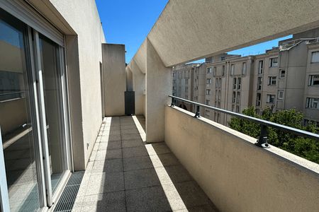 Vue n°2 Appartement 3 pièces T3 F3 à louer - Marseille 10ᵉ (13010)